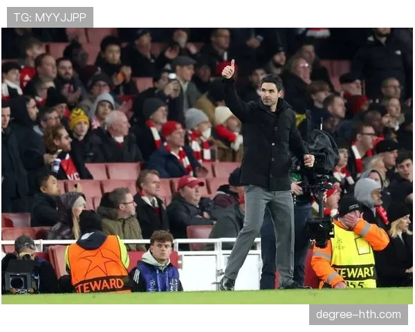 汤姆·凯尼稳健发挥助球队冲击英超冠军