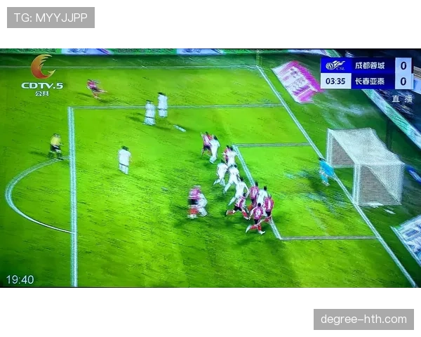 禁区手球一定判点球？这3种情况裁判却可以不吹